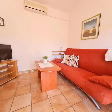 Zelena Oaza Apartment Klenovica